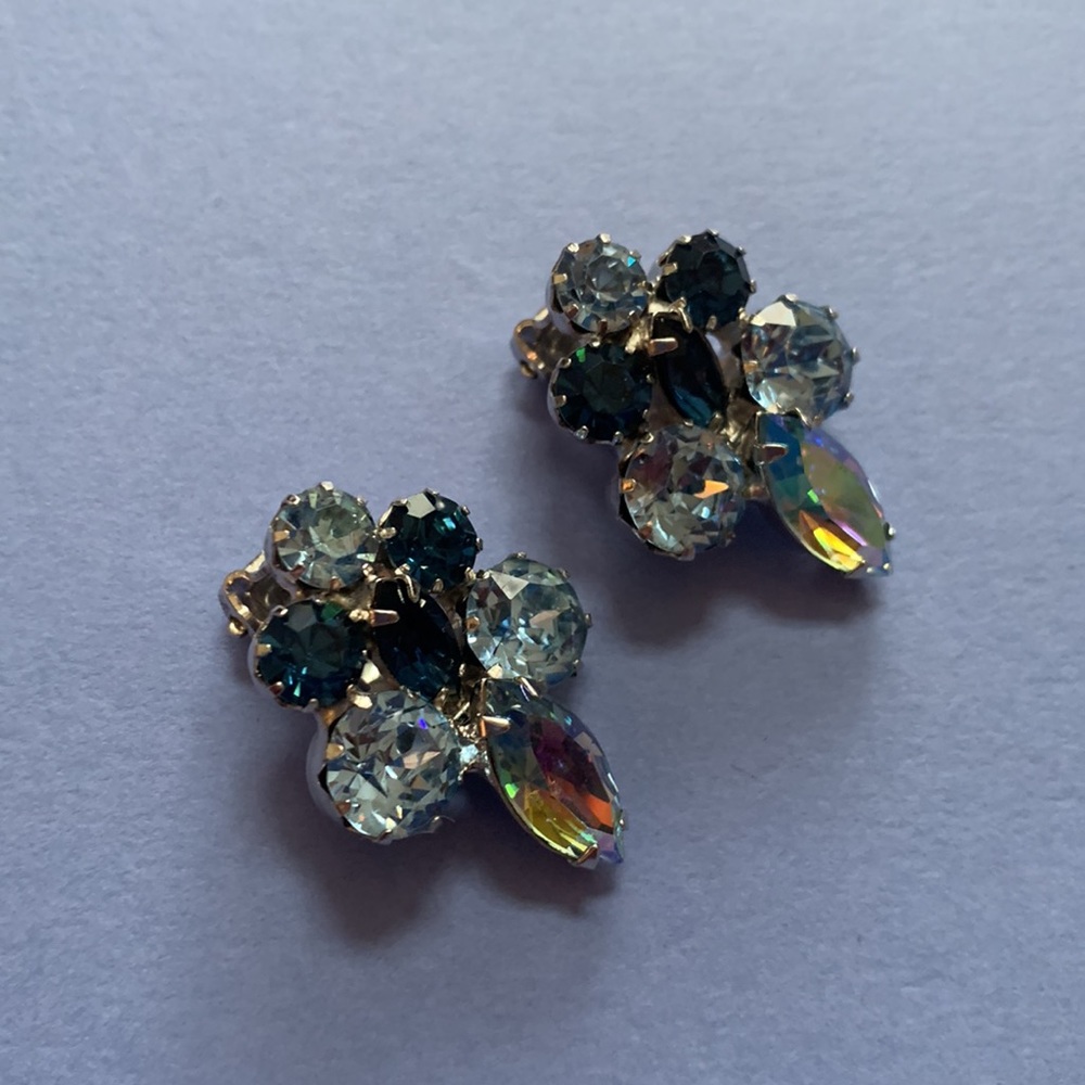 Vintage Weiss Clip On Earrings - Picture 2 of 4